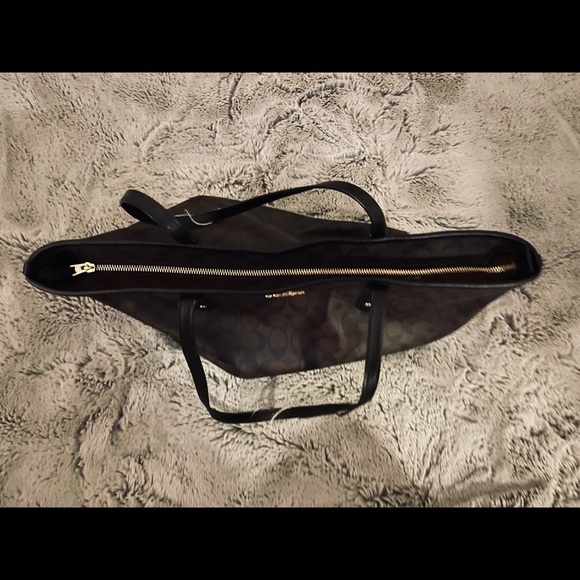 coach signature zip top tote - Picture 5 of 5